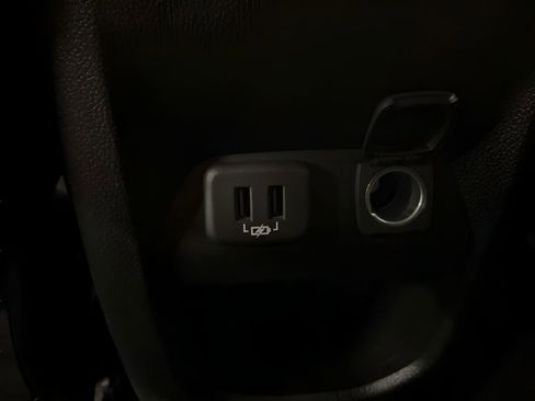 Used 2020 GMC Canyon SLE image 20