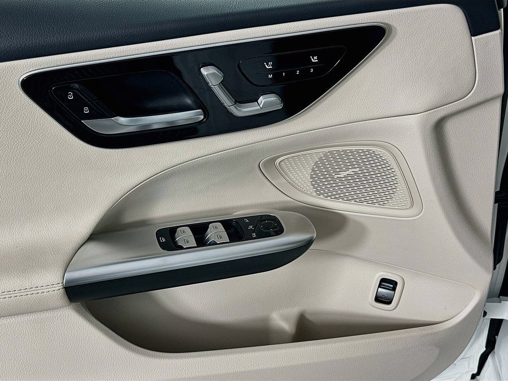 Certified 2025 Mercedes-Benz C 300 Sedan image 17