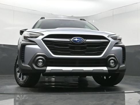 Used 2025 Subaru Outback Limited AWD/4WD image 24