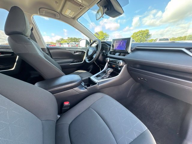 Used 2025 Toyota RAV4 XLE AWD/4WD image 15