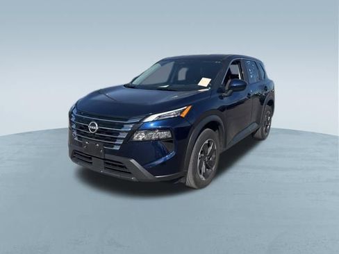 Used 2025 Nissan Rogue SV image 3