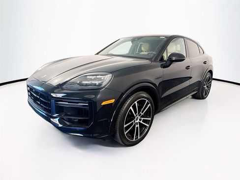Used 2025 Porsche Cayenne Turbo AWD/4WD image 1