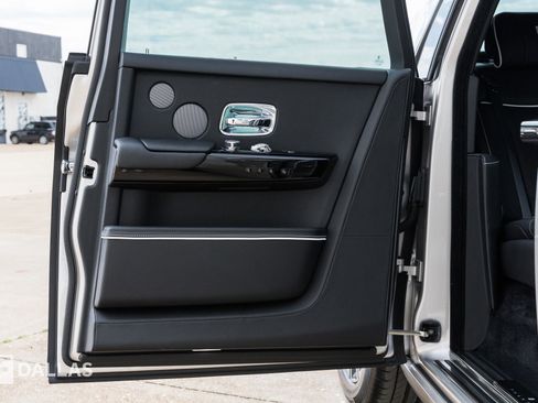 Used 2023 Rolls-Royce Phantom Sedan w/ The Phantom Package image 44