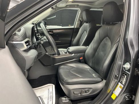 Used 2020 Toyota Highlander Limited AWD/4WD image 13