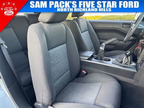 Used 2007 Ford Mustang Deluxe image 30