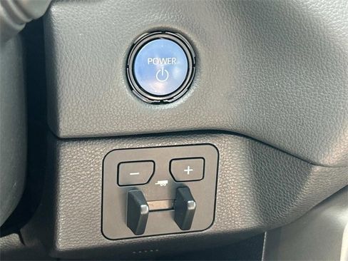 Used 2024 Toyota Tundra Limited image 33