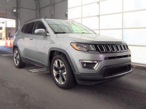 Used 2019 Jeep Compass Limited FWD image 2