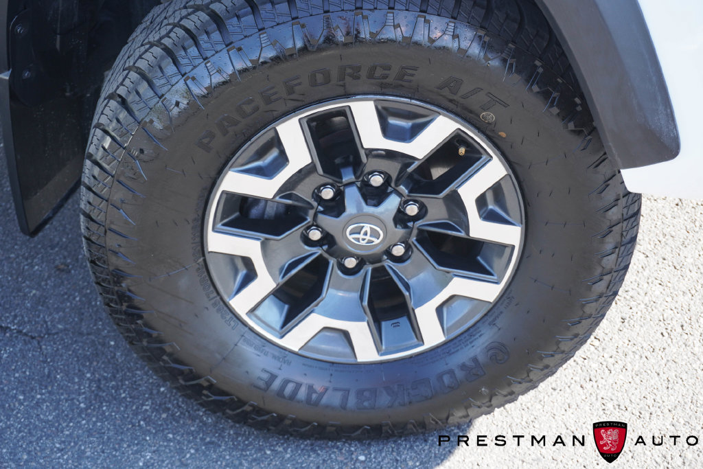 Used 2021 Toyota Tacoma TRD Off-Road w/ TRD Premium Off Road Package AWD/4WD image 13