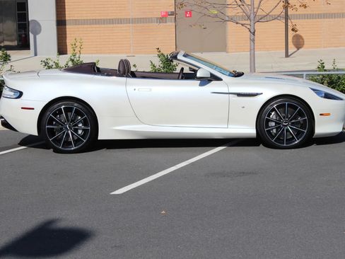 Used 2016 Aston Martin DB9 GT RWD image 12