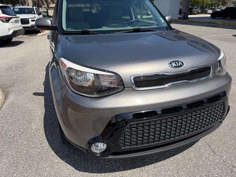 Used 2016 Kia Soul + w/ Primo Package FWD image 13