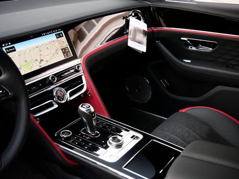 New 2025 Bentley Flying Spur Plug-In Hybrid image 10