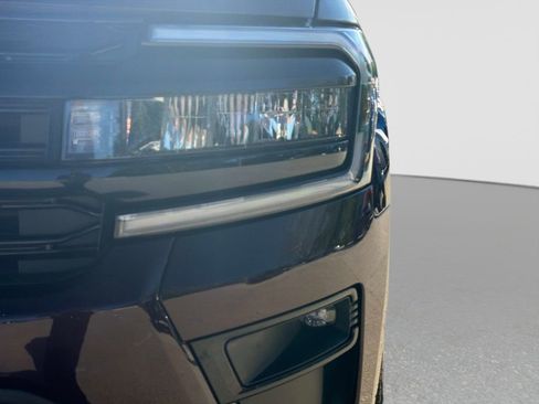 Used 2024 Ford Expedition Max Limited AWD/4WD image 11