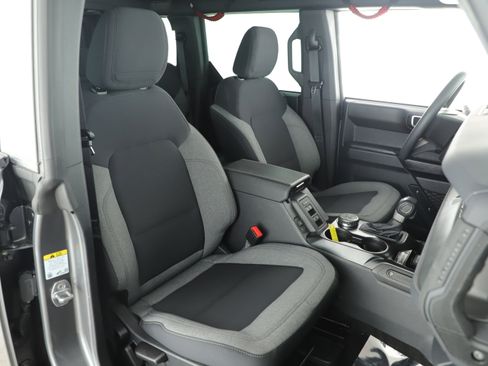 Used 2025 Ford Bronco Badlands image 15