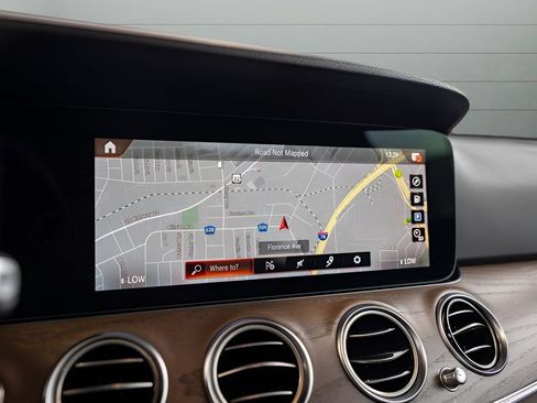 Used 2022 Mercedes-Benz E 450 4MATIC Sedan w/ Driver Assistance Package image 22