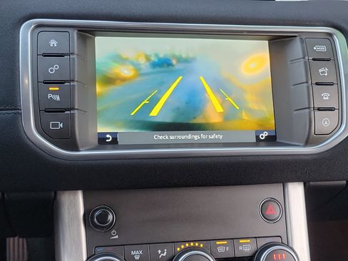 Used 2017 Land Rover Range Rover Evoque SE image 12