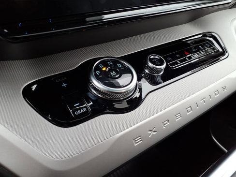 New 2026 Ford Expedition Active image 20