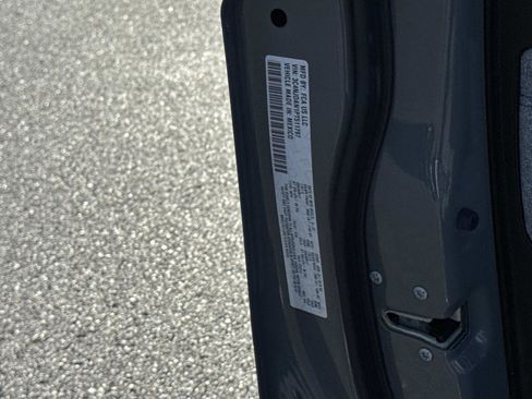 Used 2023 Jeep Compass Sport image 30