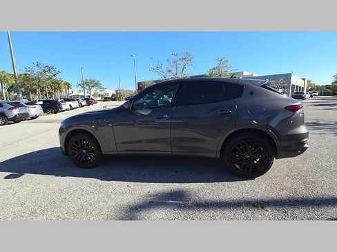 Used 2022 Maserati Levante Modena image 42