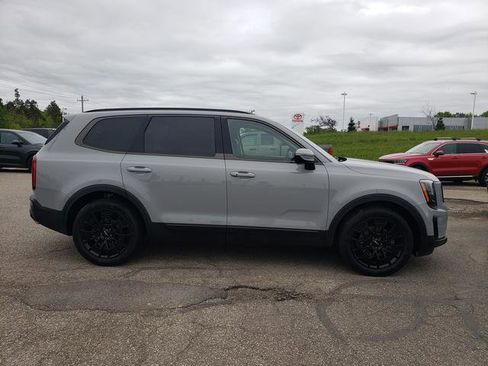 Certified 2022 Kia Telluride SX w/ SX Prestige Package AWD/4WD image 3