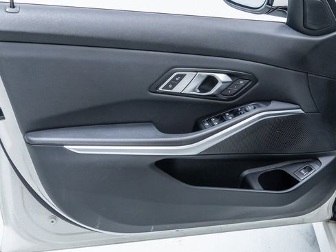 Used 2020 BMW 330i xDrive Sedan w/ Convenience Package image 16