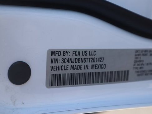 New 2026 Jeep Compass Latitude image 25