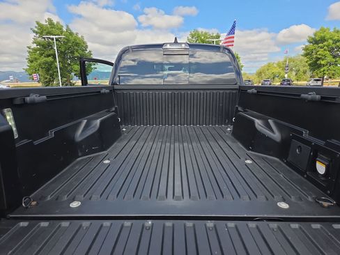 Used 2022 Toyota Tacoma Limited w/ Black Out Package (TMS) AWD/4WD image 27