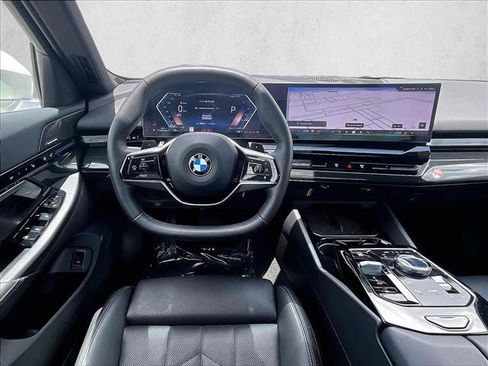 Used 2026 BMW 530i RWD image 7