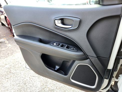 Used 2019 Jeep Compass Latitude w/ Popular Equipment Group image 25