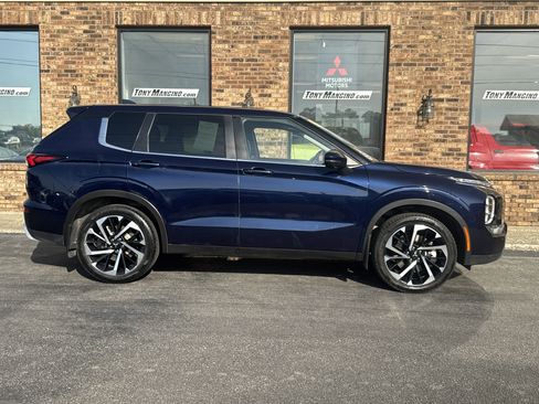 Used 2022 Mitsubishi Outlander SE image 6