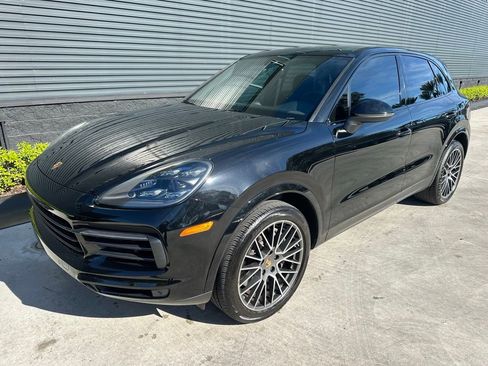 Used 2022 Porsche Cayenne Platinum Edition image 7