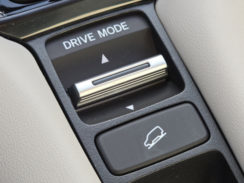 New 2026 Honda HR-V LX image 9