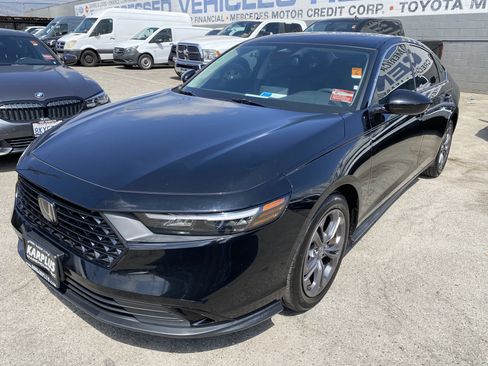 Used 2023 Honda Accord EX image 2