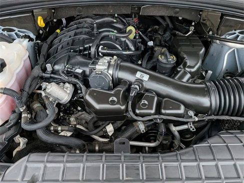 Certified 2024 Jeep Grand Cherokee L Laredo image 31