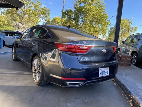 Used 2017 Kia Cadenza Limited FWD image 8