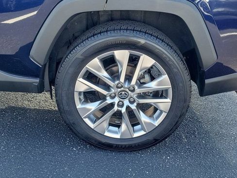 Used 2019 Toyota RAV4 XLE Premium w/ Cold Weather Package AWD/4WD image 31
