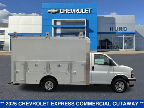New 2025 Chevrolet Express 3500 w/ Power Convenience Package image 3