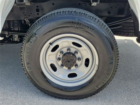 Certified 2024 Ford F250 XL w/ XL Driver Assist Package AWD/4WD image 4