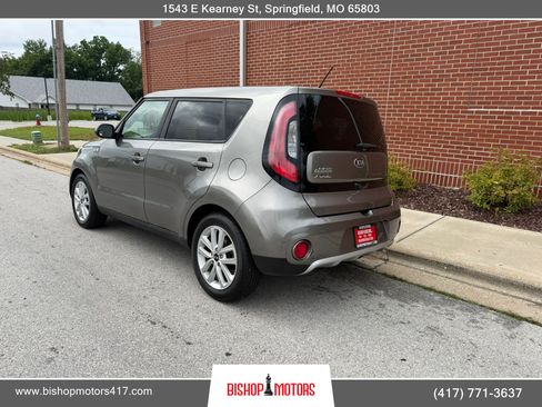 Used 2018 Kia Soul + FWD image 3