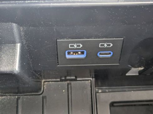 Used 2023 Toyota Tundra Limited image 24