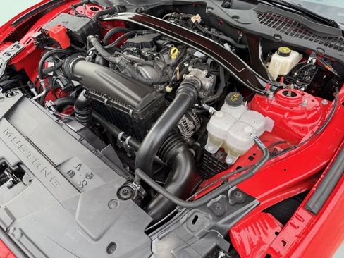 Used 2025 Ford Mustang Premium image 15