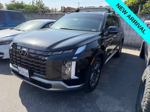 Used 2023 Hyundai Palisade SEL w/ Premium Package FWD image 1