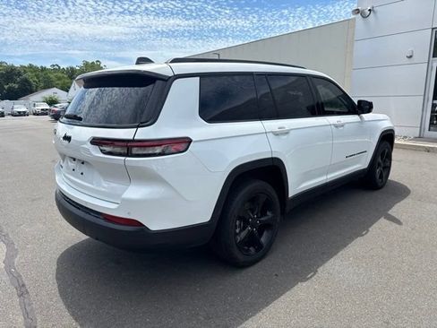 Used 2023 Jeep Grand Cherokee L Laredo AWD/4WD image 3