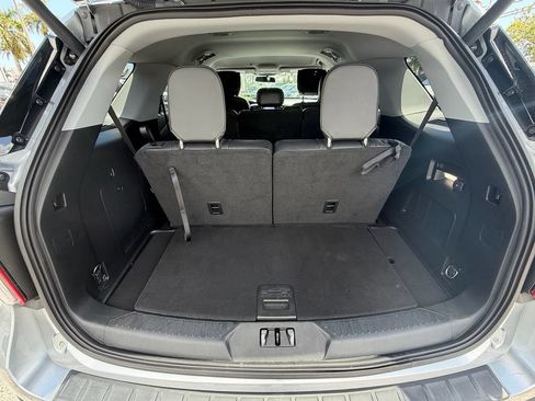 Used 2021 Ford Explorer XLT w/ Equipment Group 202A RWD image 17