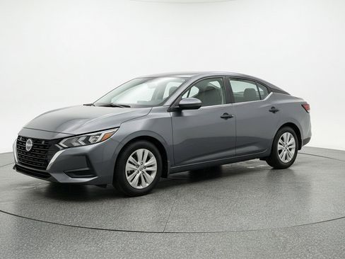 Used 2025 Nissan Sentra S image 3