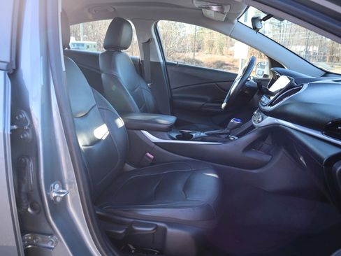 Used 2018 Chevrolet Volt LT w/ LPO, Blackout Package image 5