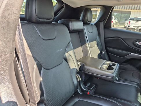 Used 2021 Jeep Cherokee Limited w/ Elite Package FWD image 27