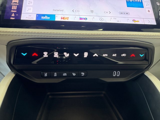 New 2026 Jeep Cherokee Overland w/ Advanced Pro Tech Group AWD/4WD image 3