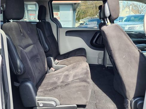 Used 2014 Dodge Grand Caravan SXT image 15
