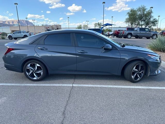 Used 2023 Hyundai Elantra SEL w/ Convenience Package FWD image 5