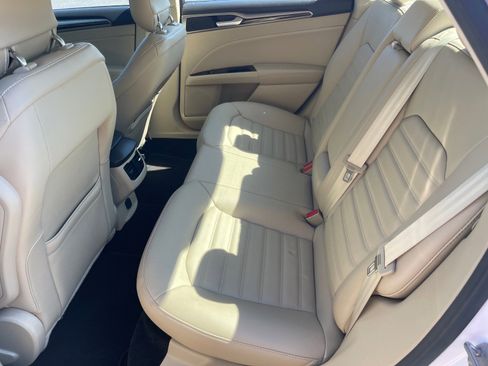 Used 2014 Ford Fusion SE w/ Equipment Group 202A FWD image 12